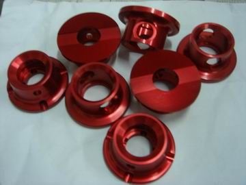 Части точности CNC алюминия AL7075 подвергая механической обработке/CNC подвергли части механической обработке с красным цветом анодируют