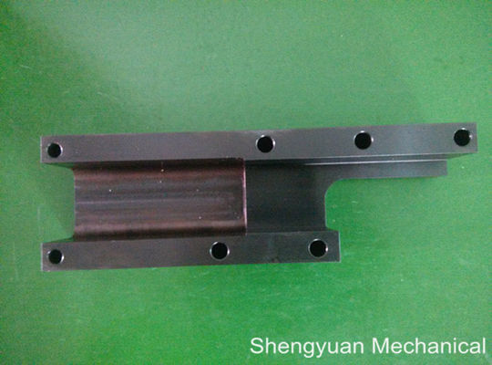 Подшипниковая подставка 4140 частей точности CNC Prehard подвергая механической обработке с черной окисью