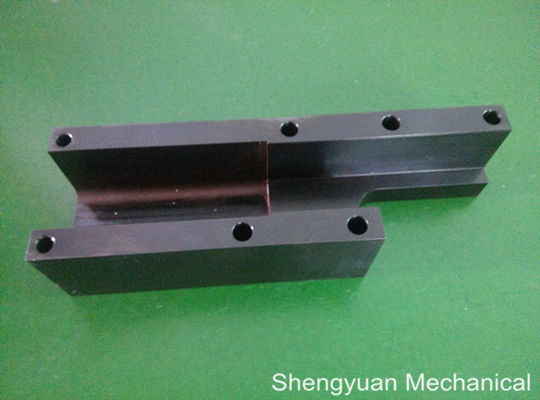 Подшипниковая подставка 4140 частей точности CNC Prehard подвергая механической обработке с черной окисью